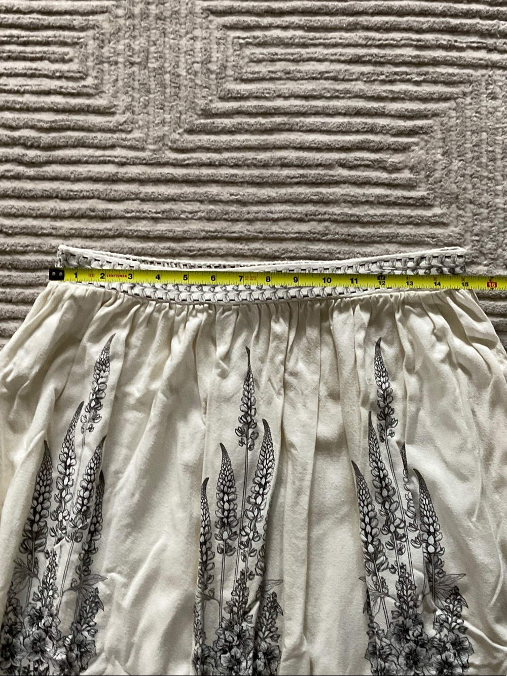 Max Studio Cream and Black Floral A-Line, Full Skirt - Picture 4 of 5